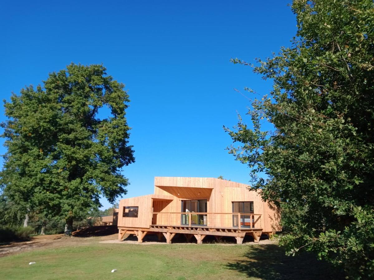 Les Lodges Du Golf De La Marterie Saint-Felix-de-Reillac-et-Mortemart Exterior photo