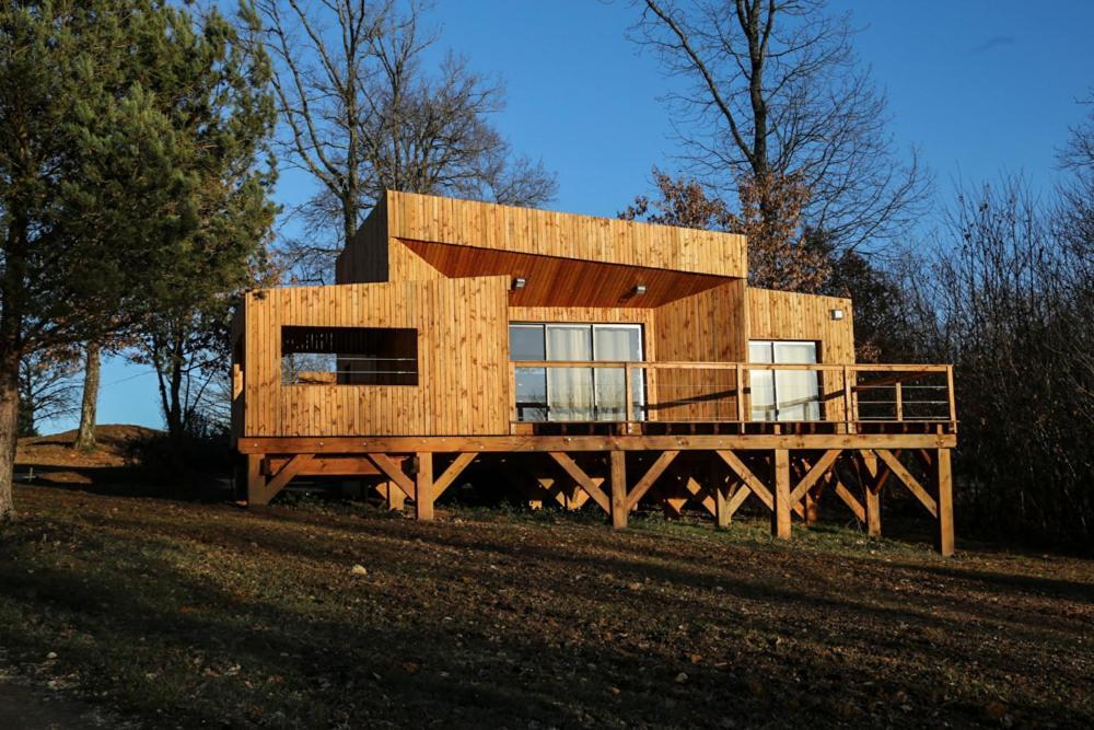 Les Lodges Du Golf De La Marterie Saint-Felix-de-Reillac-et-Mortemart Exterior photo